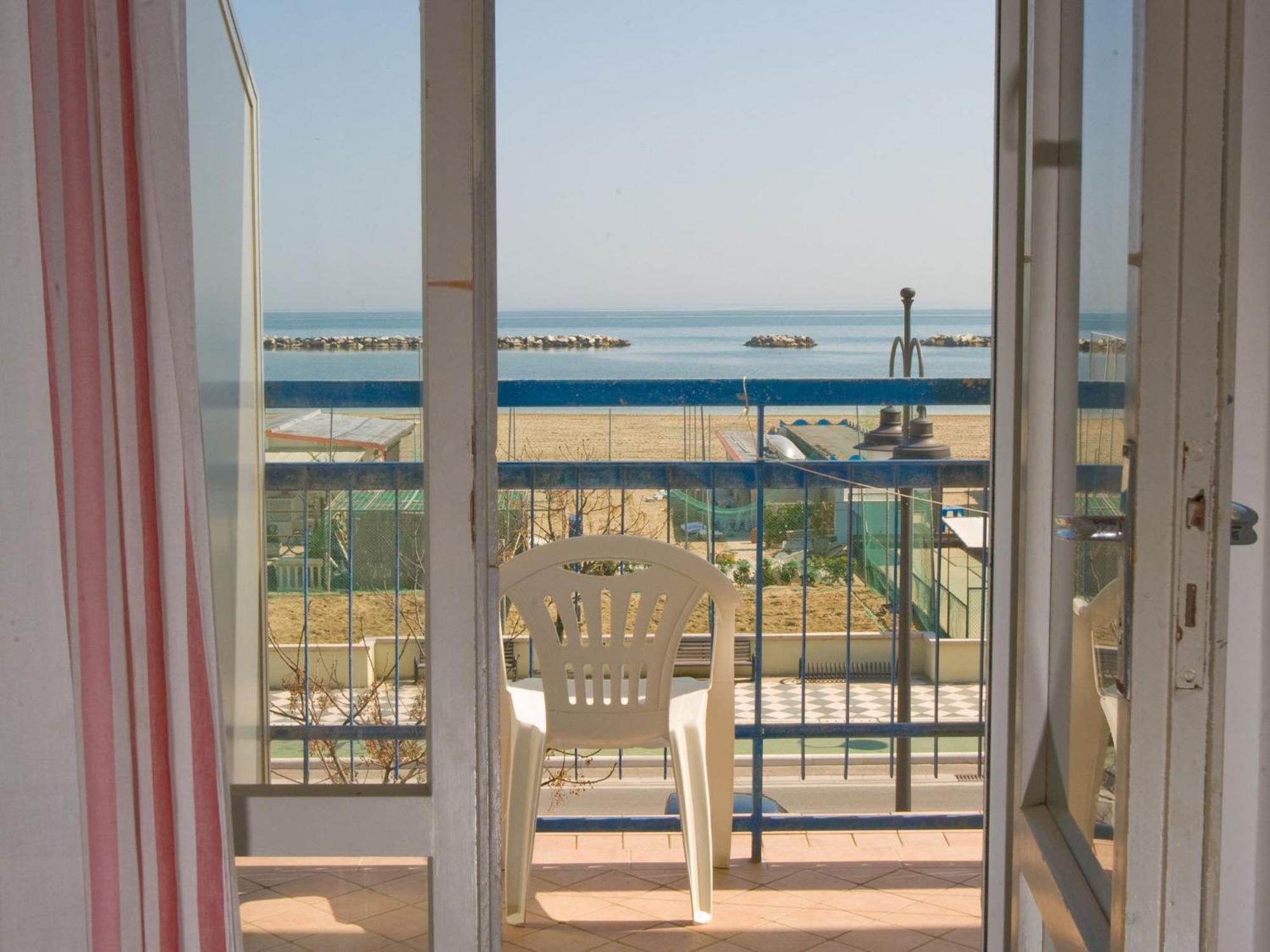 Hotel Moja Cesenatico Exterior photo